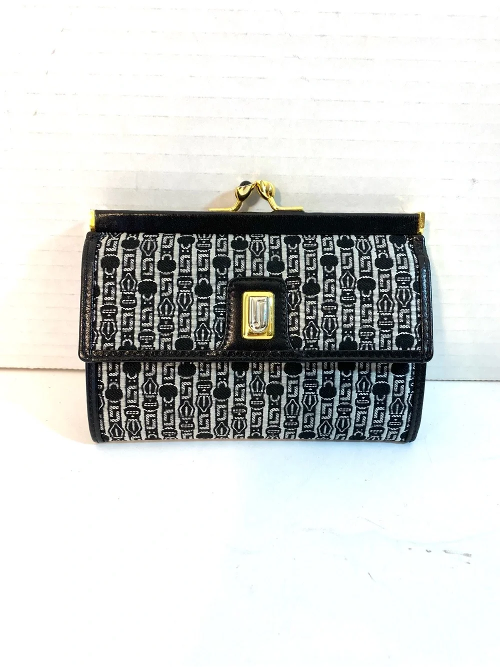 Vtg JUDITH LEIBER Black Woven Jacquard Kiss Lock Coin Purse Wallet
